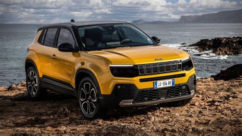 nuova jeep avenger 2022.